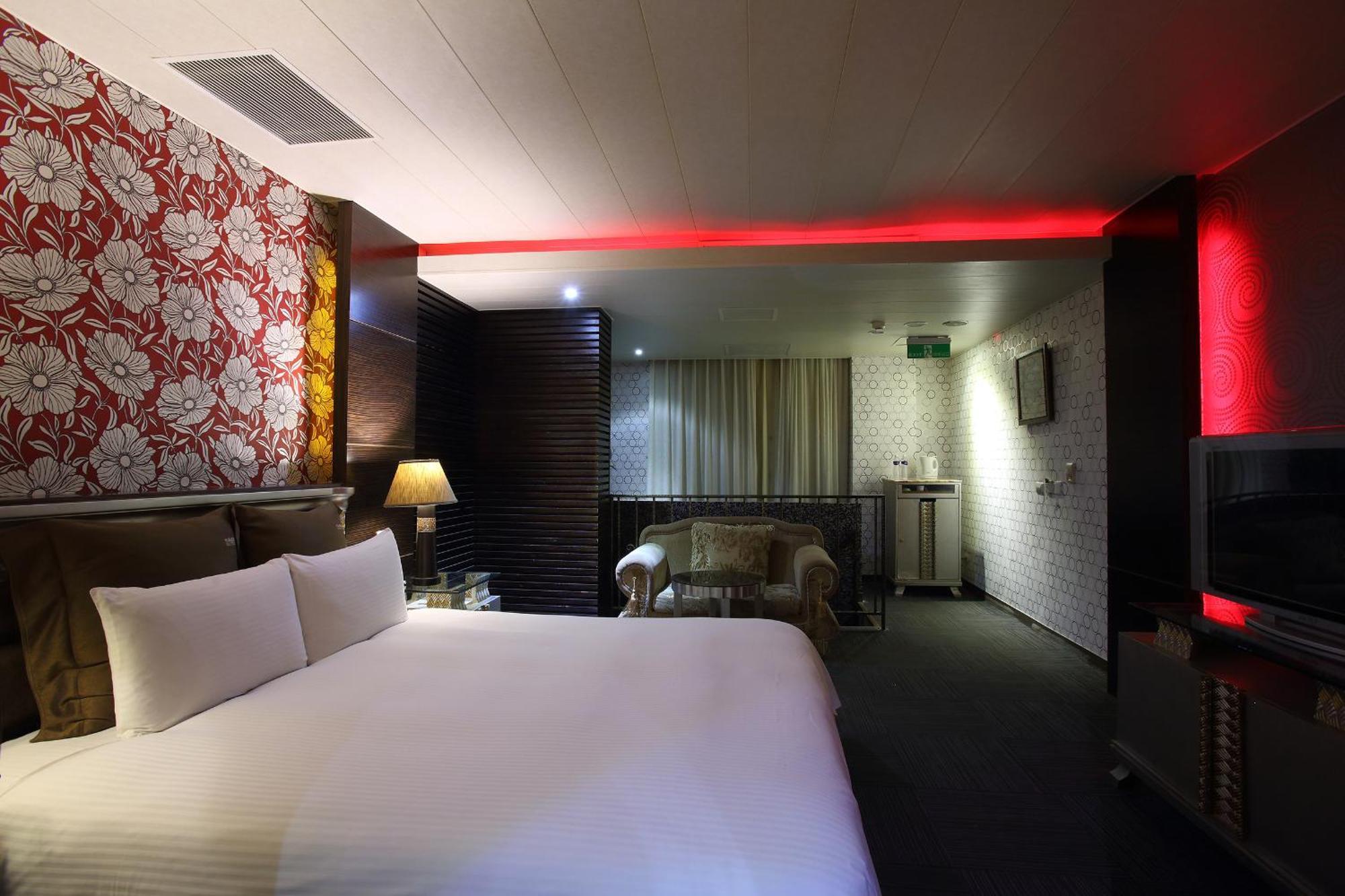 Crystal Business Motel Hsinchu City Room photo