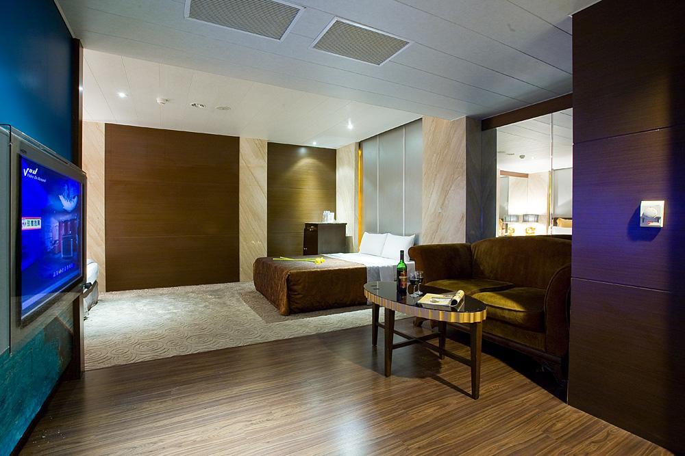 Crystal Business Motel Hsinchu City Exterior photo