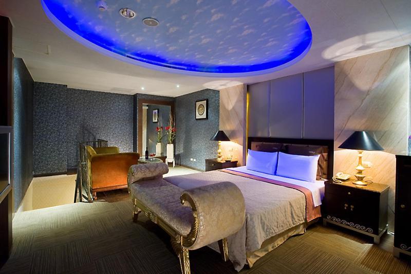 Crystal Business Motel Hsinchu City Exterior photo
